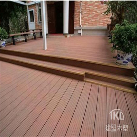 北京客户案例塑木地板二代共挤压花木纹木塑