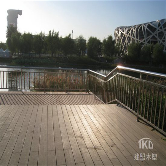 北京塑木地板户外防水防滑共挤地板公园庭院