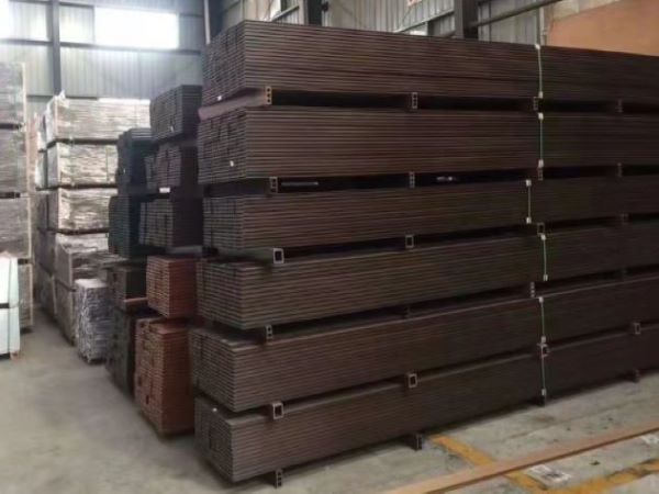 北京圆孔木塑地板现货供应